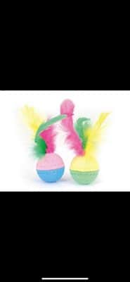 זוג כדורי ספוג עם נוצות